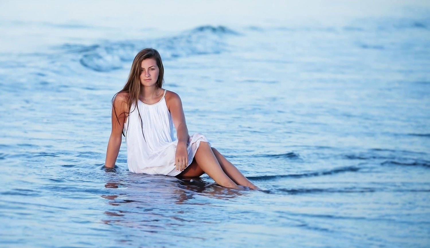 Senior portrait by the Gulf, Naples FL